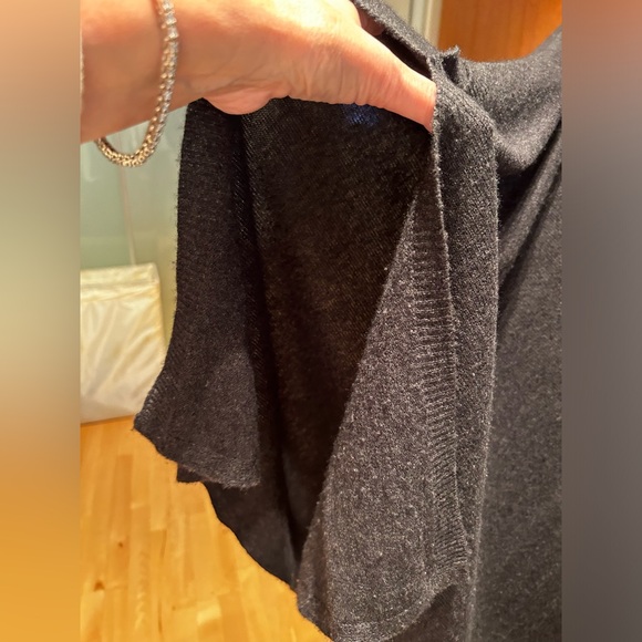 Turtleneck cashmere/wool blend Poncho - Picture 4 of 6